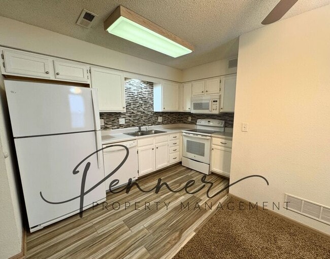 Building Photo - 503 NE 1st St