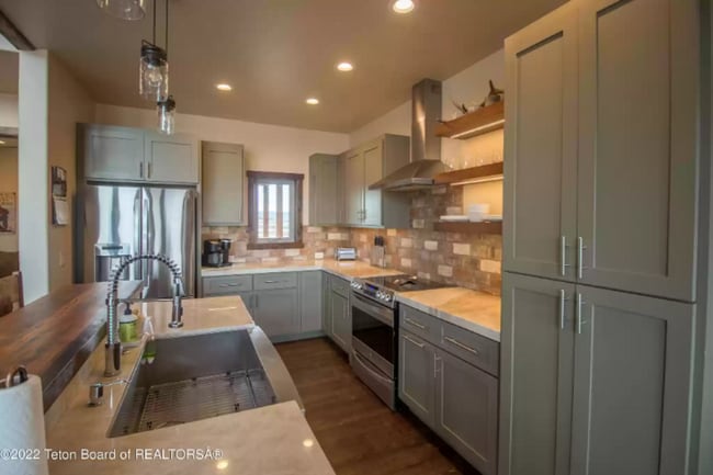 Building Photo - Stunning Seasonal Rental on 5.18 Acres – B...