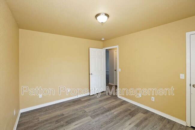 Building Photo - 9206 Perry Ave