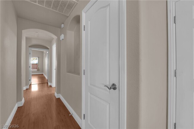 Building Photo - 8516 Little Fox St