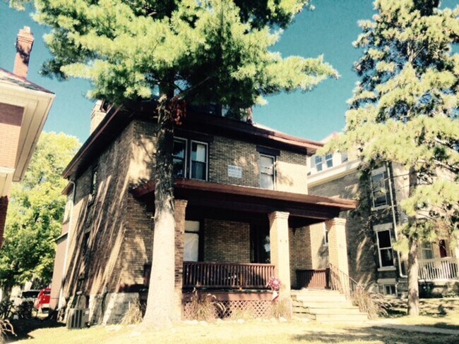 Primary Photo - 160 E Lane Ave