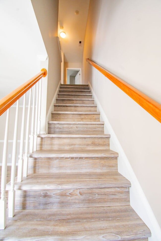 Building Photo - Coming Soon! 2 Bedroom 2.5 Bathroom Townhome