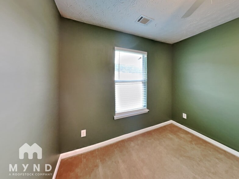 Building Photo - 6204 Ellenwood Dr