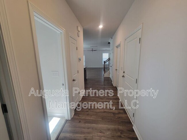 Building Photo - 166 Luxborough Ct