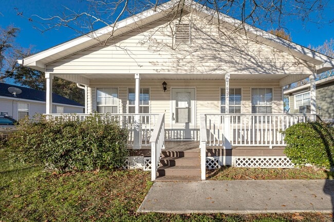 Building Photo - Cute Rental Home Downtown Biloxi