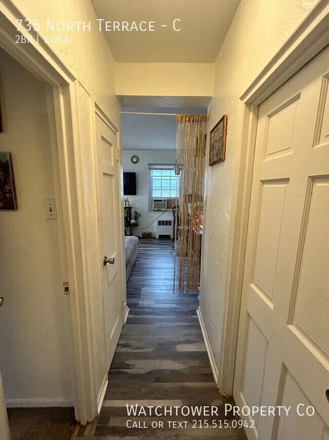 Building Photo - 735 North Terrace