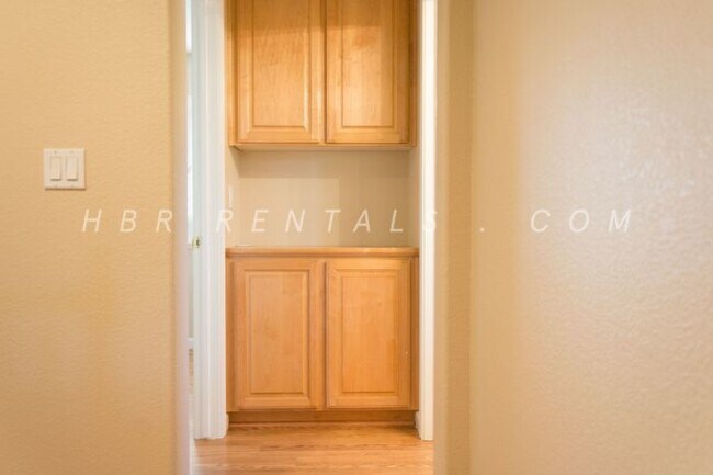 Building Photo - 1224 Crossroads Dr