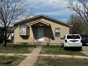 Building Photo - 2718 8th Ave