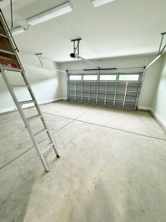 Building Photo - LOOK AT THIS ONE! BEAUTIFUL home with a pond view right outside the back patio!