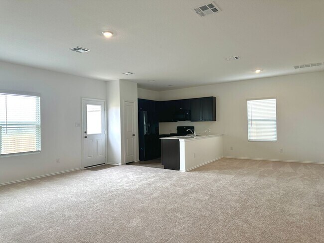 Building Photo - Coming Soon!  Late July Move in Available...
