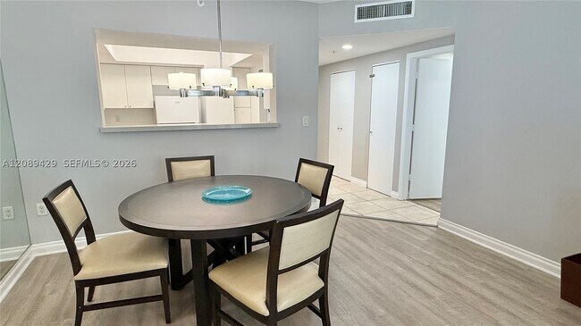 Building Photo - 17375 Collins Ave