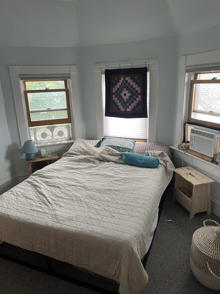 Bedroom - 114 Buell St