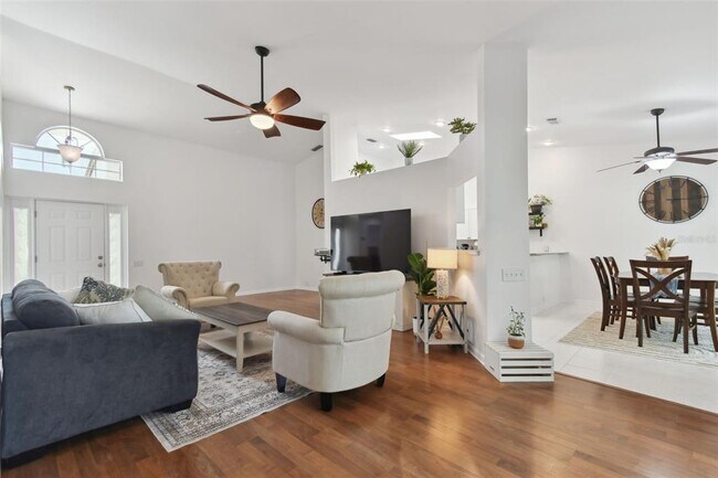 Building Photo - 4327 Murfield Dr E