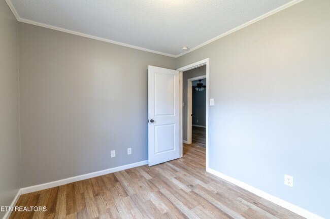 Building Photo - 5601 Ludbury Ln NW