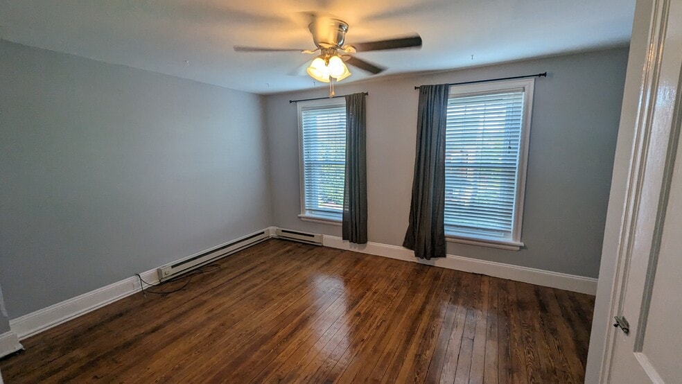 Building Photo - 321 W Biddle St