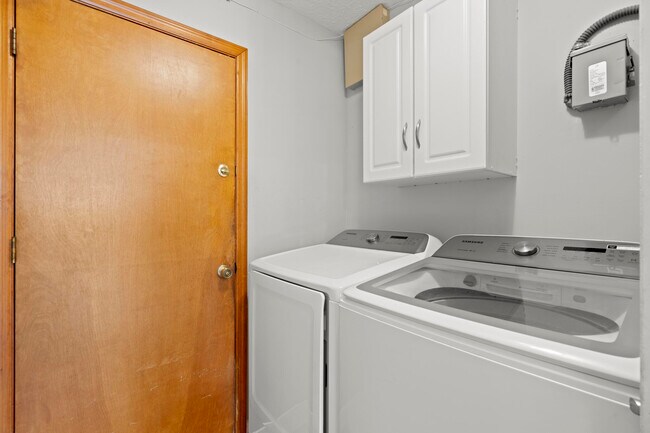 Building Photo - 3238 SW Constellation Rd