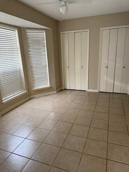 Building Photo - 1707 S Brightside View Dr