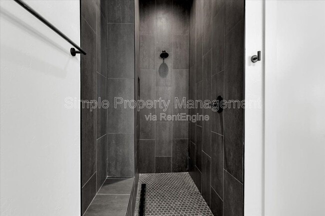 Building Photo - 1625 NW 16th St