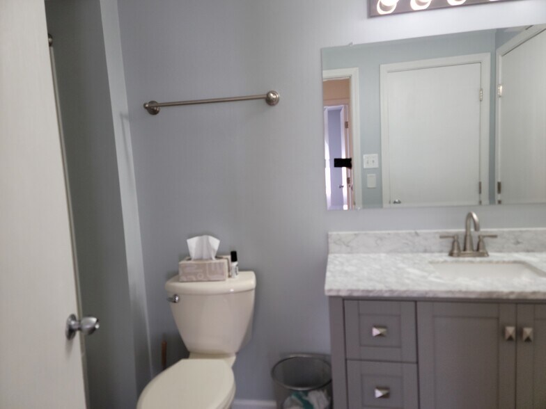 Master Bath - 9224 Windsor Pky