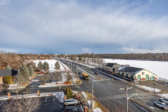 Building Photo - 527 Pawtucket Blvd