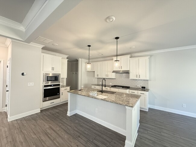 Building Photo - 1923 Westfall Lndg