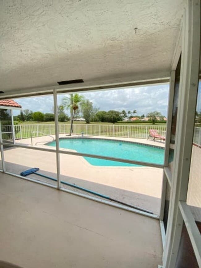 Building Photo - 4593 Bucida Rd