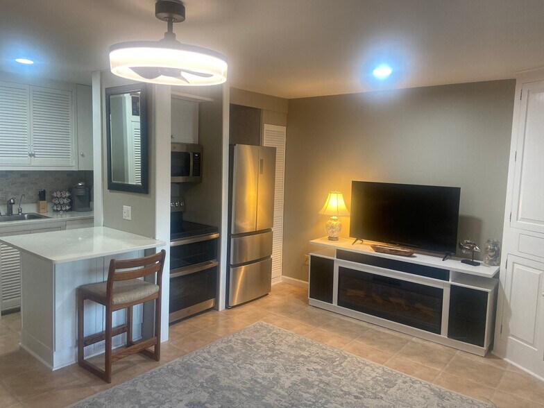 Building Photo - 6125 Harbourside Dr