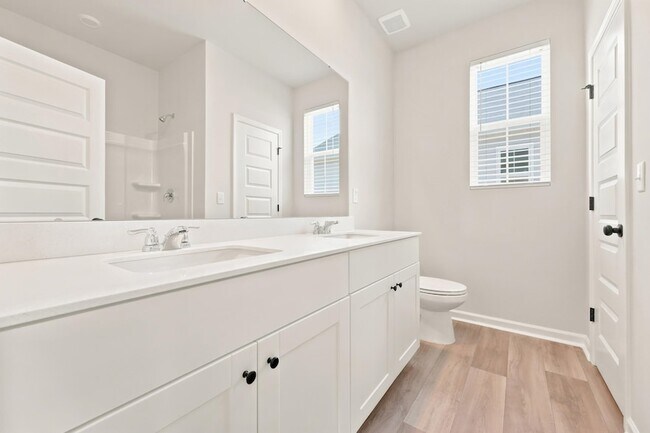 Building Photo - 605 Southwind Way
