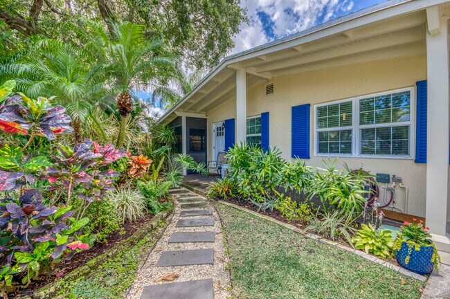 Primary Photo - 404 S Caloosahatchee Ave
