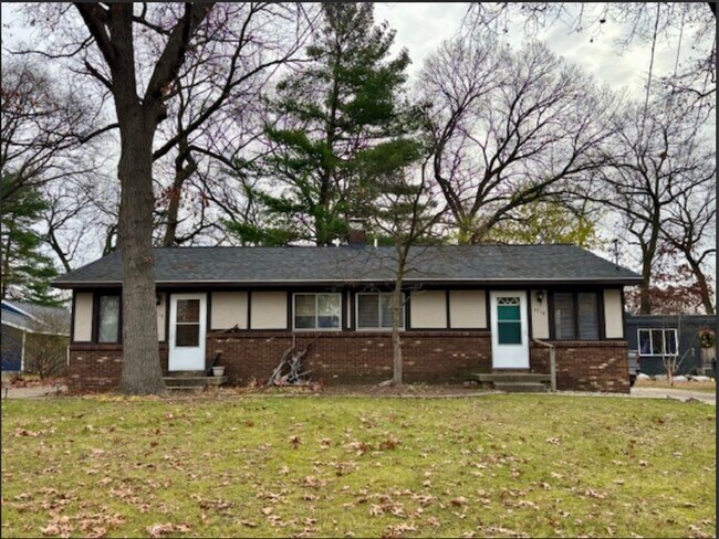 Building Photo - 2 Bedroom Duplex In Wyoming Available December 1st