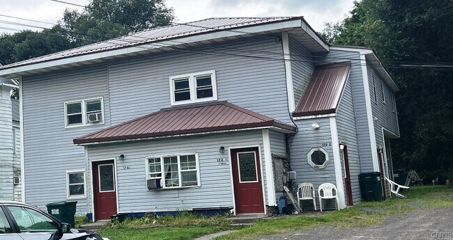 Building Photo - 170 Oswego St