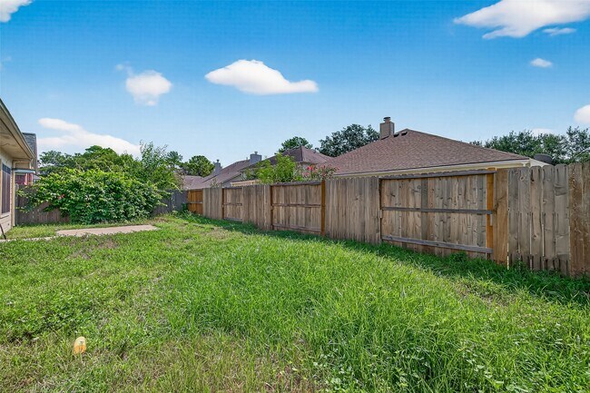 Building Photo - 2143 Mossy Trail Dr