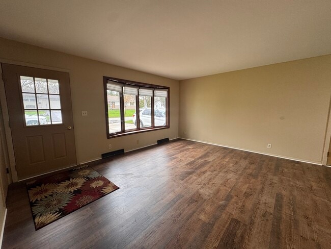 Building Photo - 757 Watson Dr