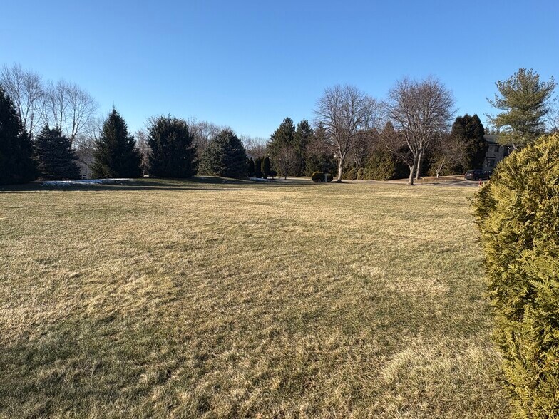Backyard - 55 Portsmouth Ct