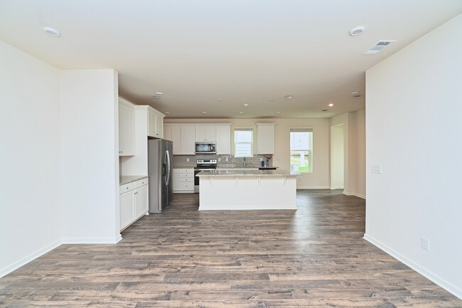Building Photo - 5373 Bellflower Hls