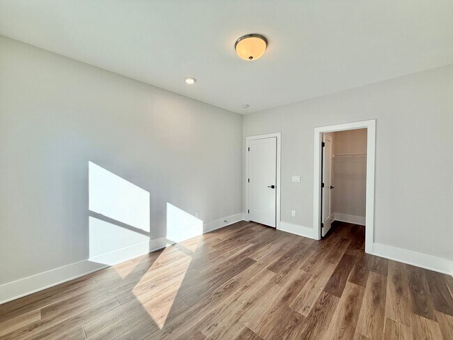 Building Photo - Newly Built 5BD, 4.5BA Knightdale Home wit...