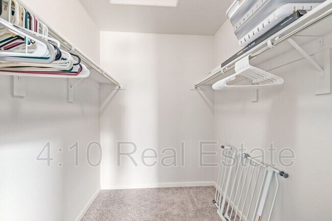 Building Photo - 45174 W Sandhill Rd