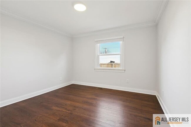 Building Photo - 2227 Lewis Pl