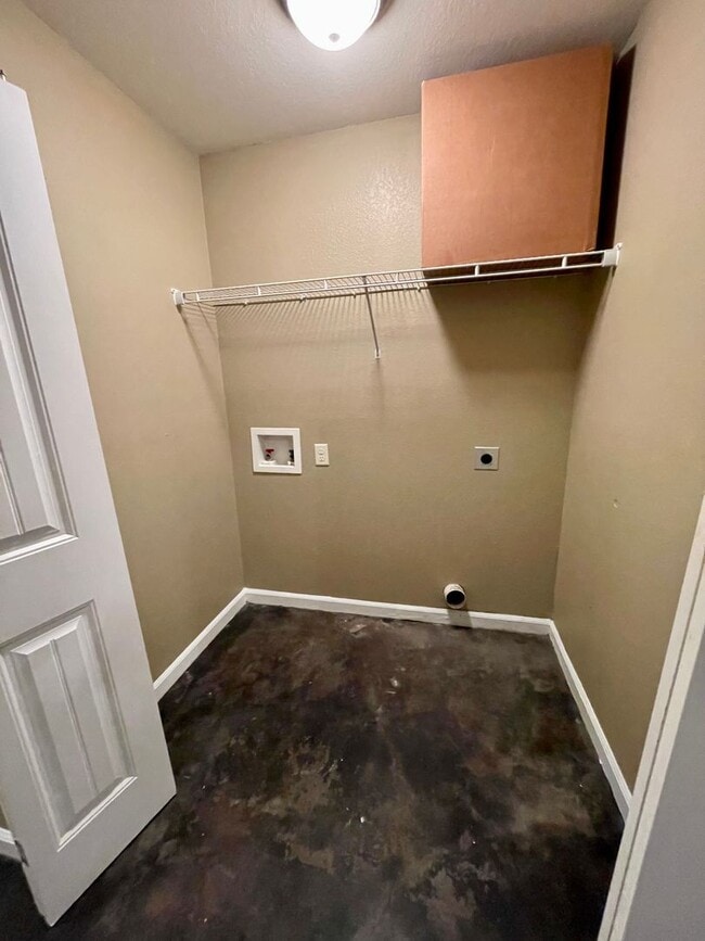 Building Photo - 3 Bed / 2 Bath in Brookland!