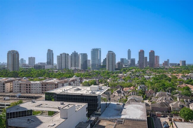 Building Photo - 5001 Woodway Dr