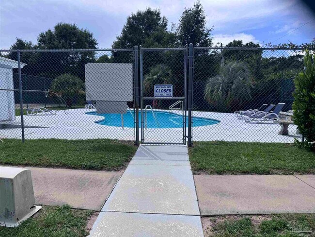 Building Photo - 2703 Bay Club Dr