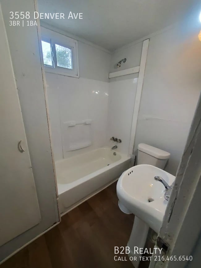 Building Photo - 3558 Denver Ave