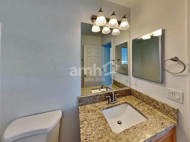 Building Photo - 138 E Calle Del Rondador