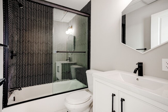 Building Photo - 2638 N 33rd St