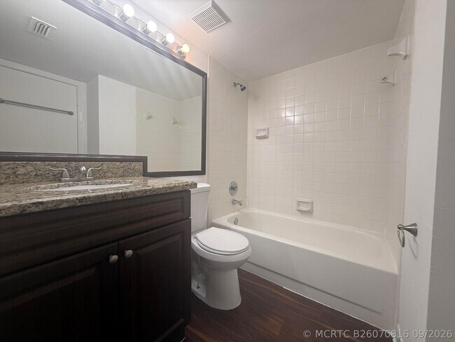 Building Photo - 16203 Glenmoor Dr