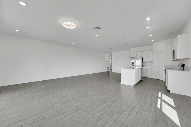 Building Photo - 13096 NW Copper Creek Dr