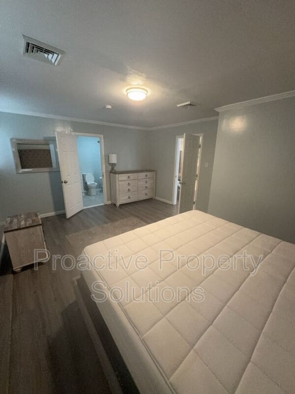 Building Photo - 5228 Hummingbird Dr