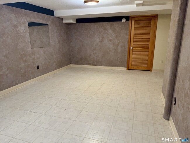 Building Photo - 3 St Marc Cir