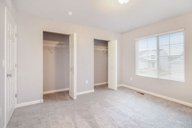 Building Photo - 16557 Charles Town Dr