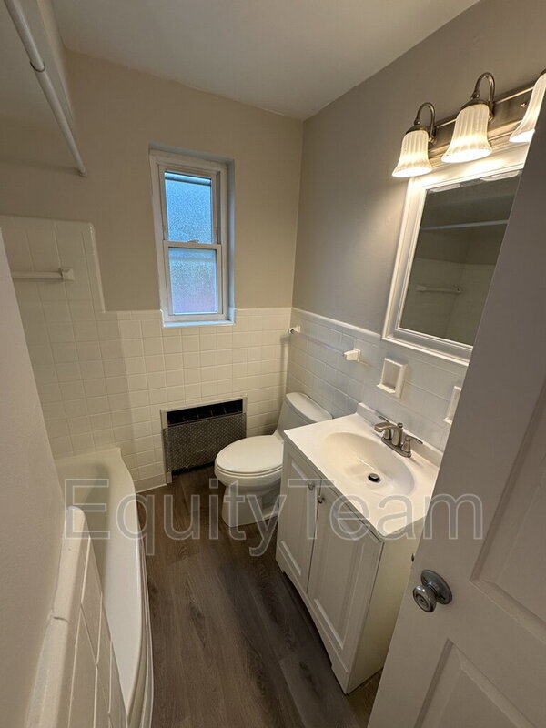 Building Photo - 3918 E Gatewood Ln